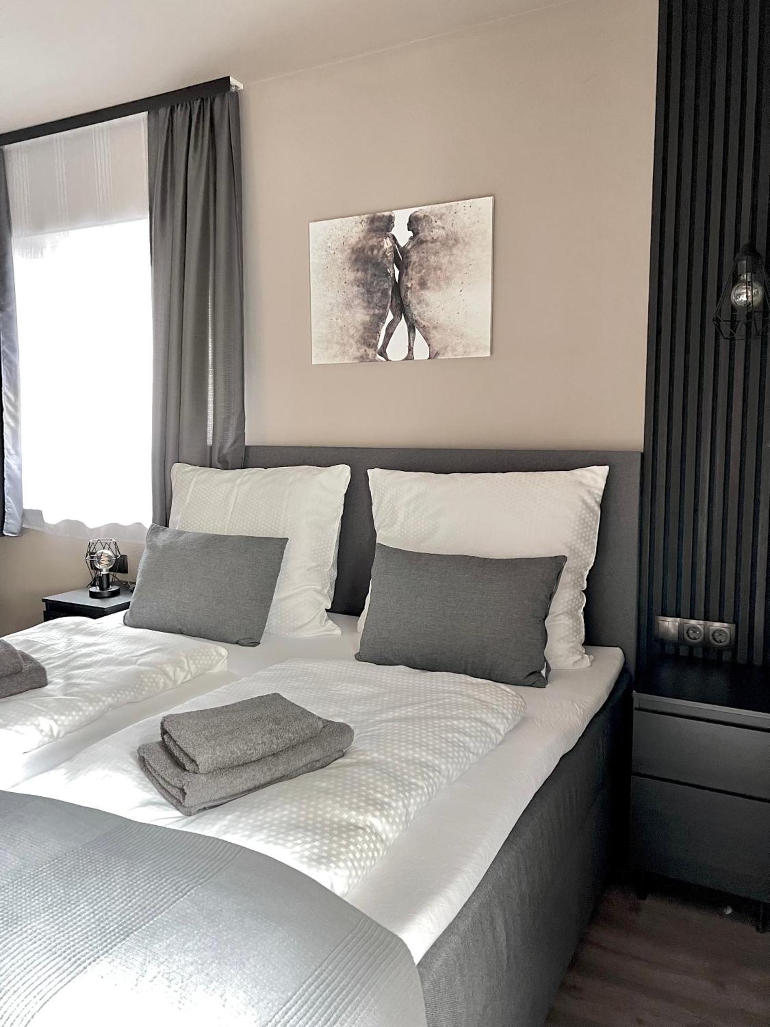 The Steakhouse - Guest Rooms 蓬高圣约翰 外观 照片