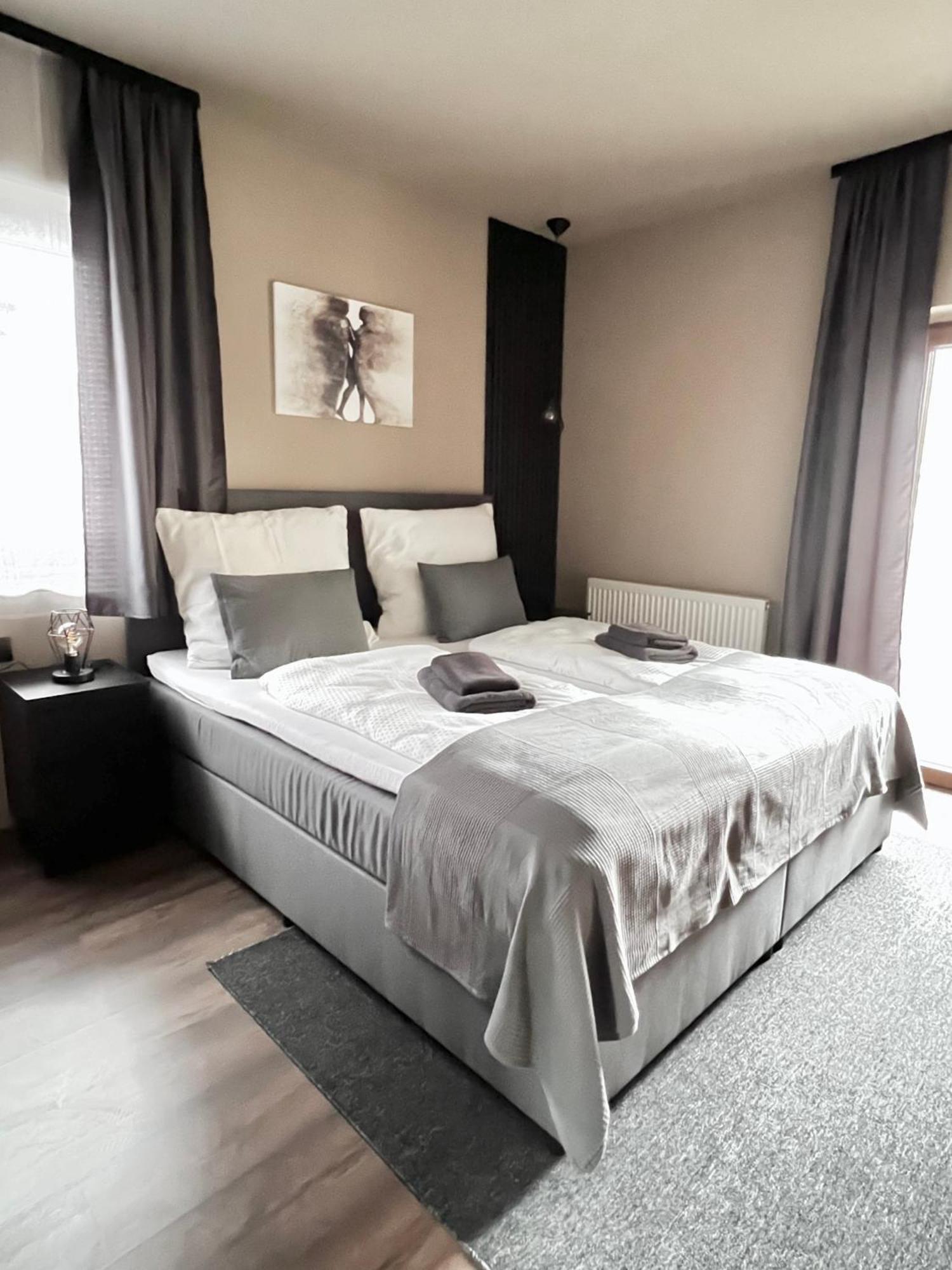 The Steakhouse - Guest Rooms 蓬高圣约翰 外观 照片